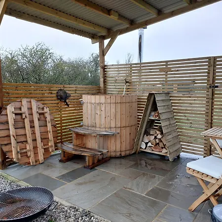 Lodge Roseberry Retreat, Shepherd's Huts With Hot Tub *