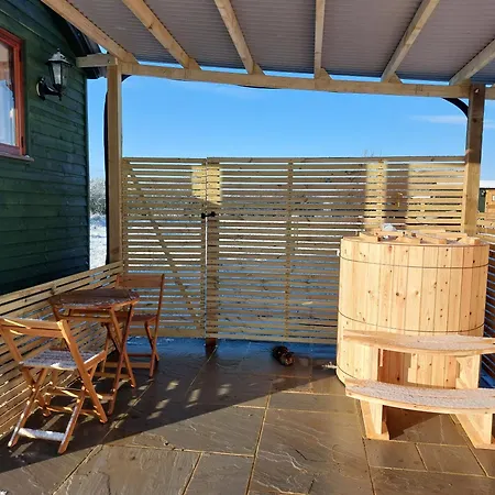 Roseberry Retreat, Shepherd's Huts With Hot Tub Lodge Pinchinthorpe