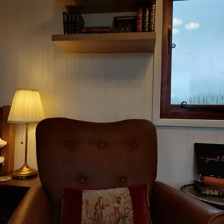 Roseberry Retreat, Shepherd's Huts With Hot Tub Lodge Pinchinthorpe