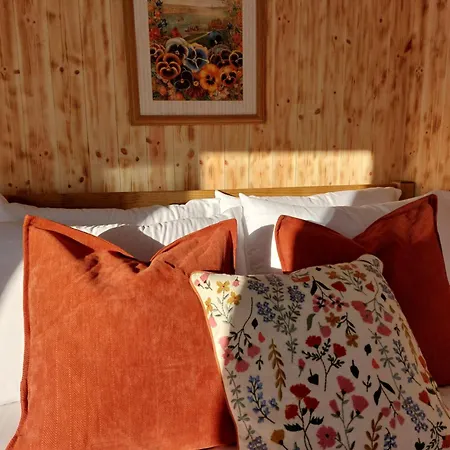 Roseberry Retreat, Shepherd's Huts With Hot Tub Lodge Pinchinthorpe
