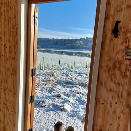 Roseberry Retreat, Shepherd's Huts With Hot Tub Lodge *