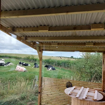 Lodge Roseberry Retreat, Shepherd's Huts With Hot Tub