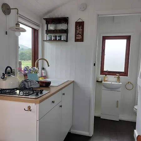 Lodge Roseberry Retreat, Shepherd's Huts With Hot Tub *